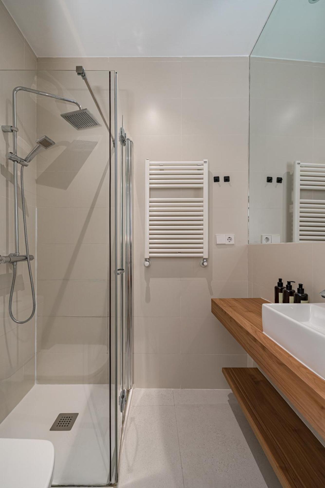 Lalatina Ii Calle Almendro 3br 2bh Appartamento Madrid